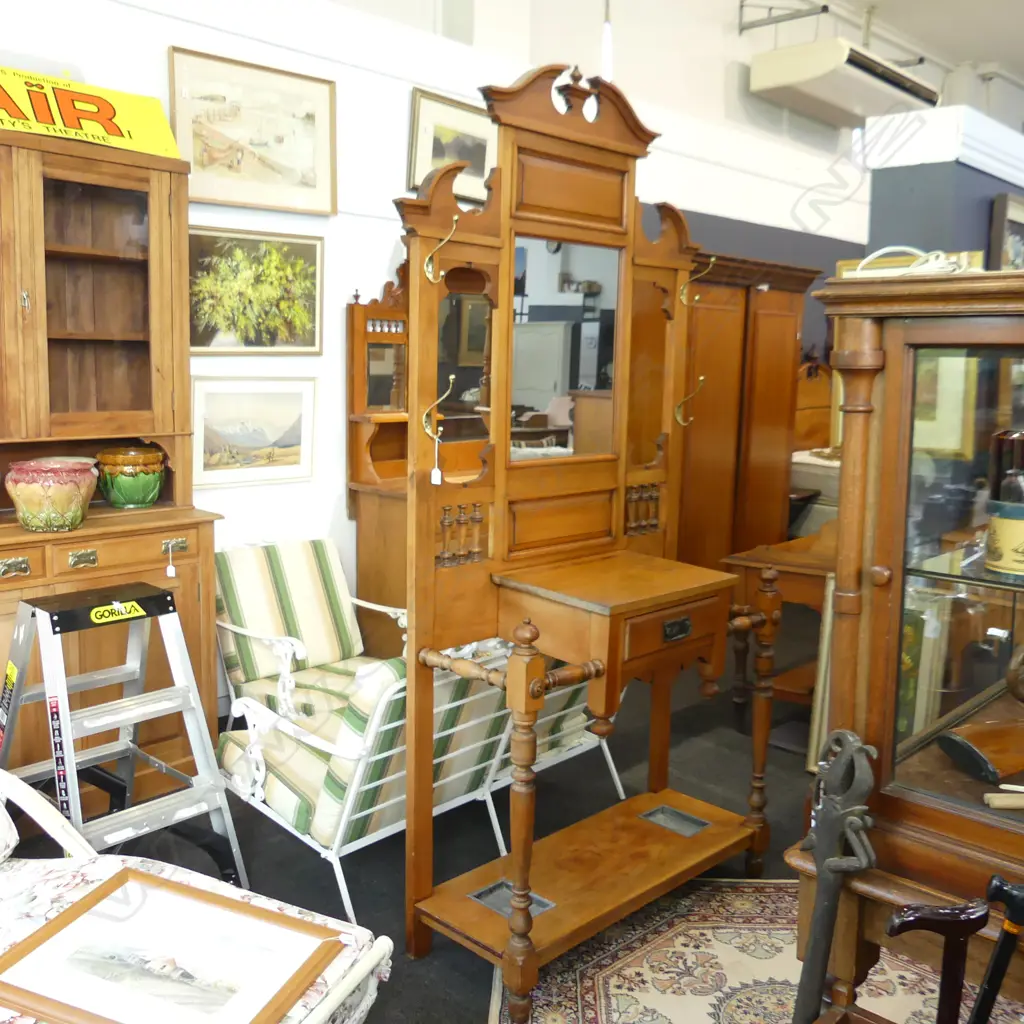 KAURI HALLSTAND 1060 x 440 x 2260mm Image 1++