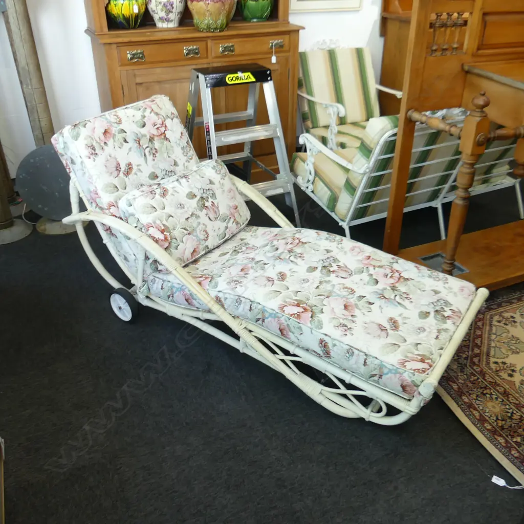 VINTAGE LINEN FLORAL PRINT SUN LOUNGER L.1650mm Image 1++