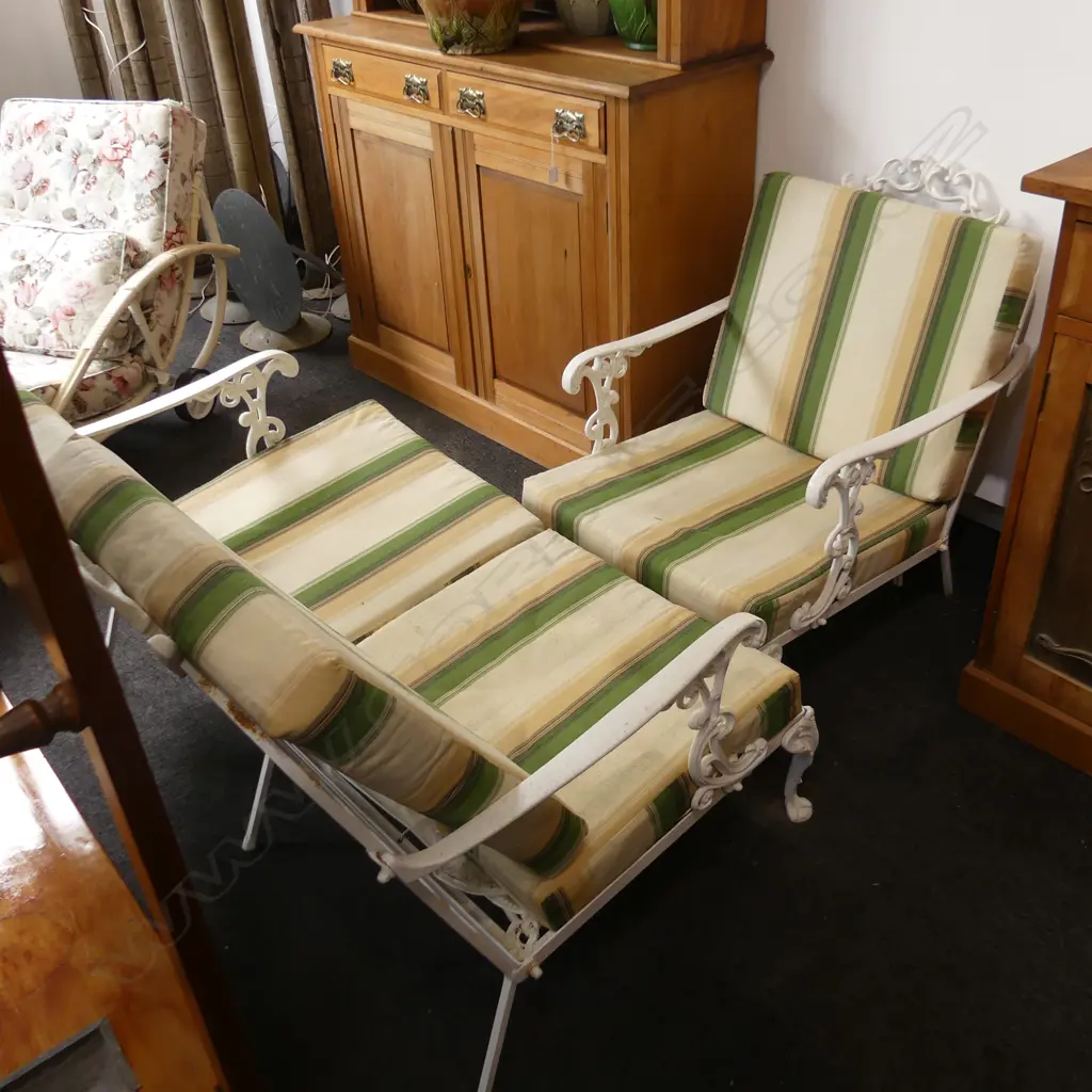 VINTAGE WHITE PAINTED METAL OUTDOOR SOFA & ARMCHAIR  Image 1++