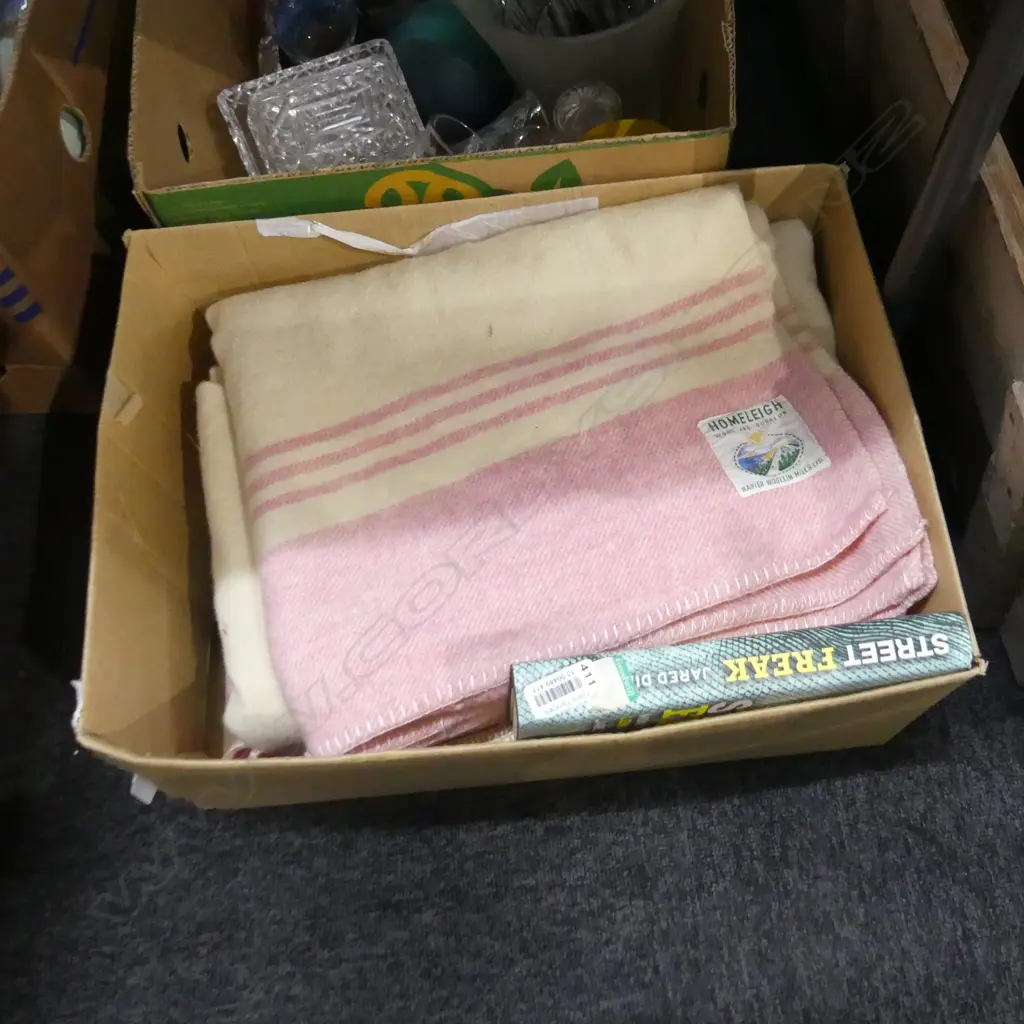 BOX LOT RETRO WOOLEN BLANKETS Image 1++