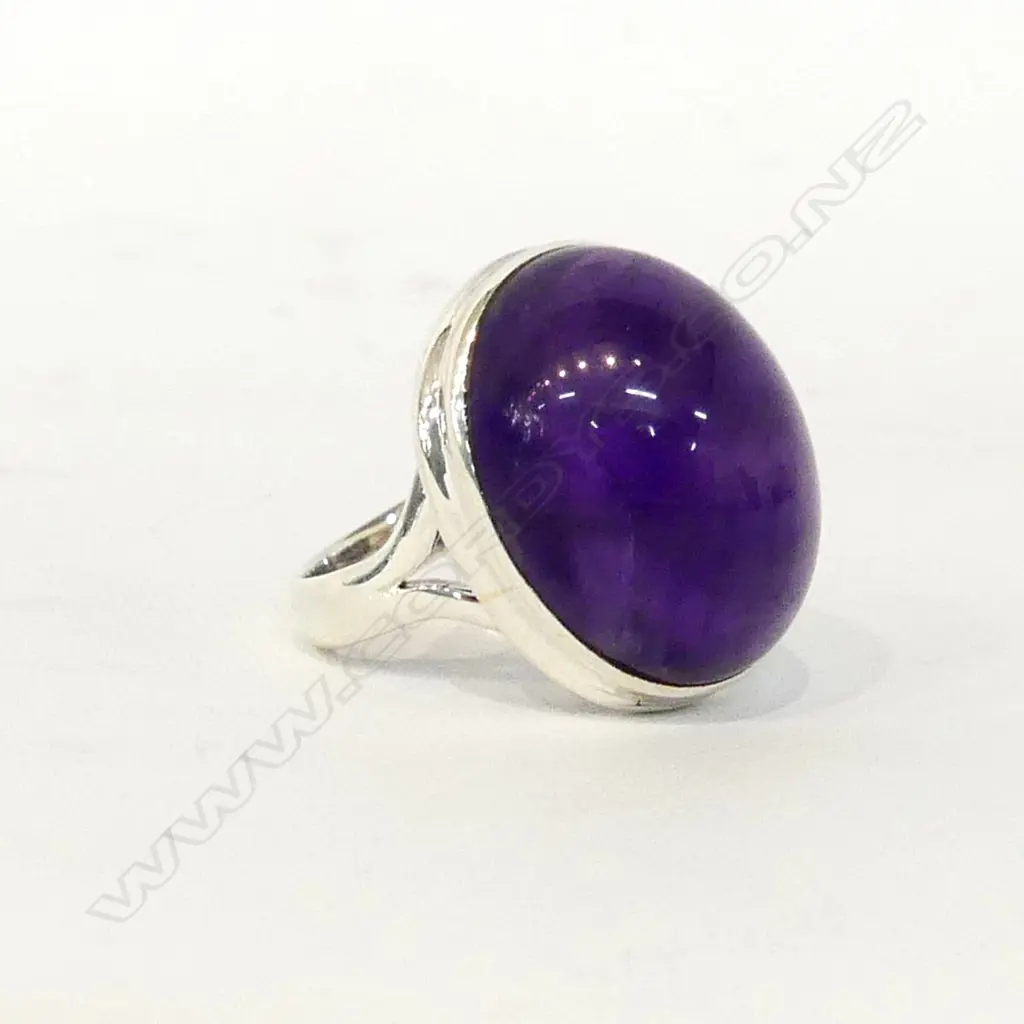 LG AMETHYST CABOCHON & 925 SILVER RING Image 1++