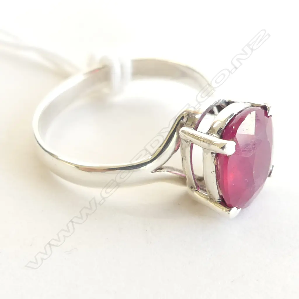 STG SILVER  RUBY (GLASS FILLED) RING SIZE P Image 1++