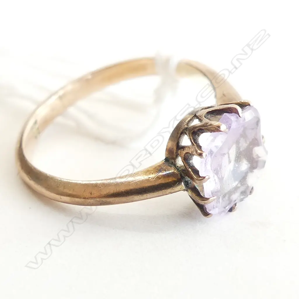VINTAGE 9CT ROSE GOLD AMETHYST SHIELD CUT RING SIZE M Image 1++