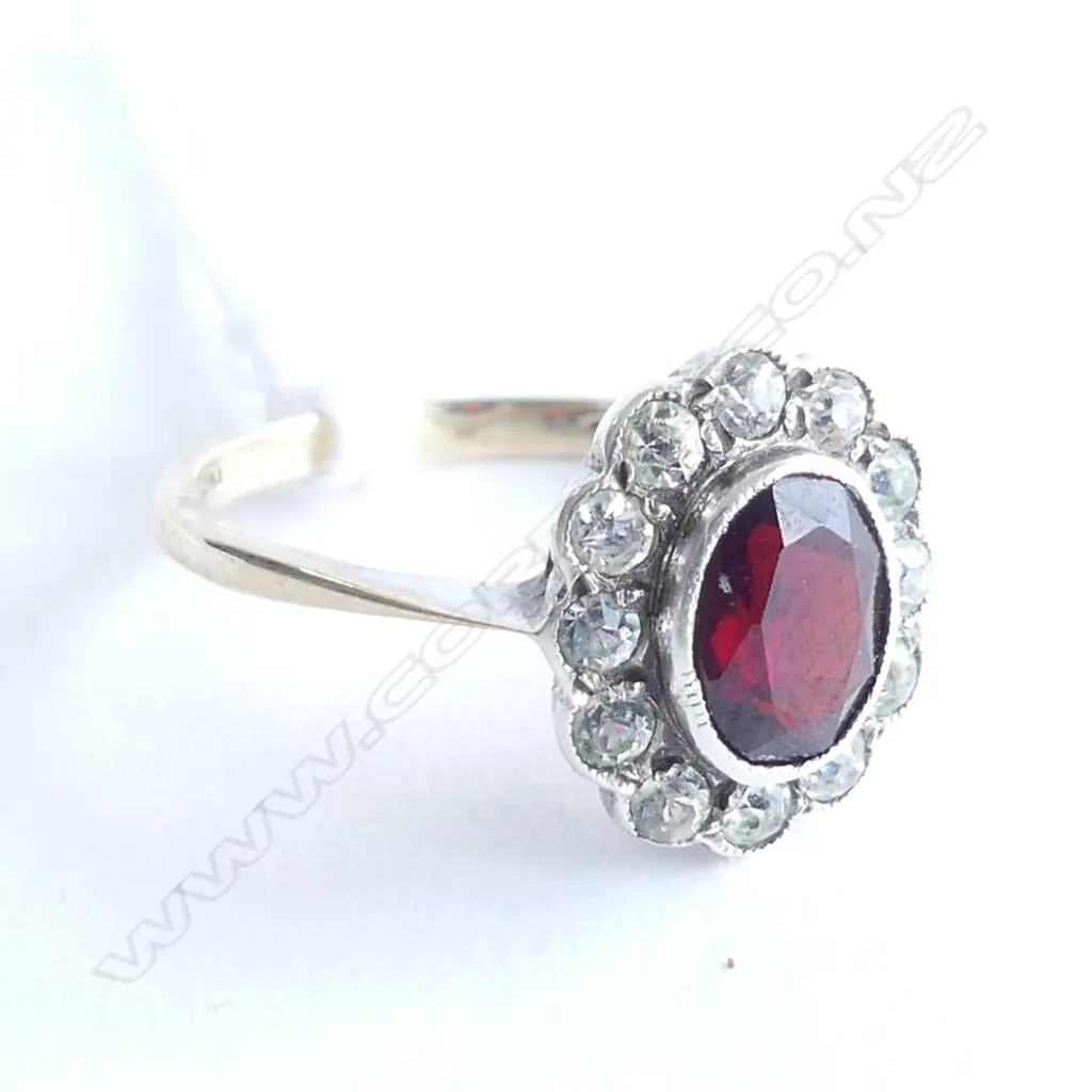 9CT/SILVER SETTING GARNET AND WHITE STONES (PASTE) CLUSTER RING. **RTV** Image 1++
