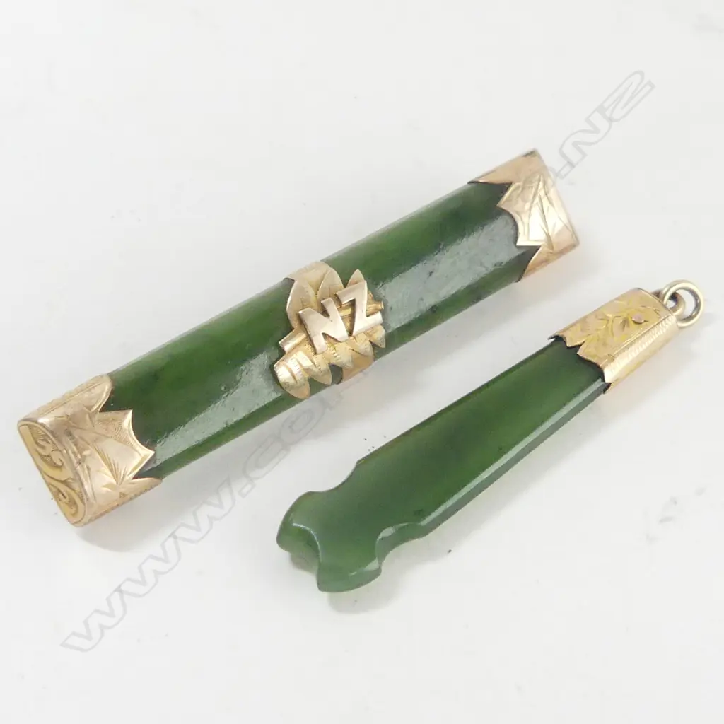 2 9CT & POUNAMU JEWELLERY PCES: PENDAT & 'NZ' BAR BROOCH no pin Image 1++