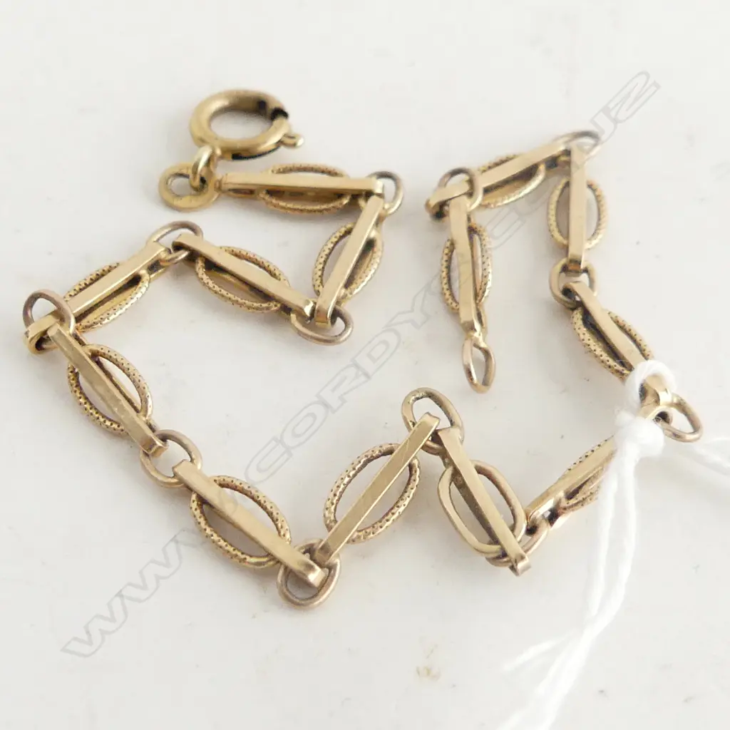 FANCY 9CT GOLD BRACELET 3.12gm sprung ring clasp Image 1++