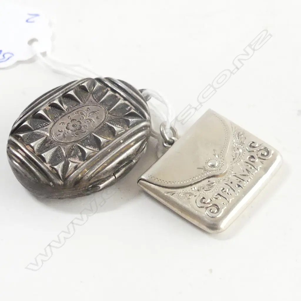 VICT. SILVER LOCKET & 'STAMPS' SATCHEL HOLDER Chester 1904 Image 1++