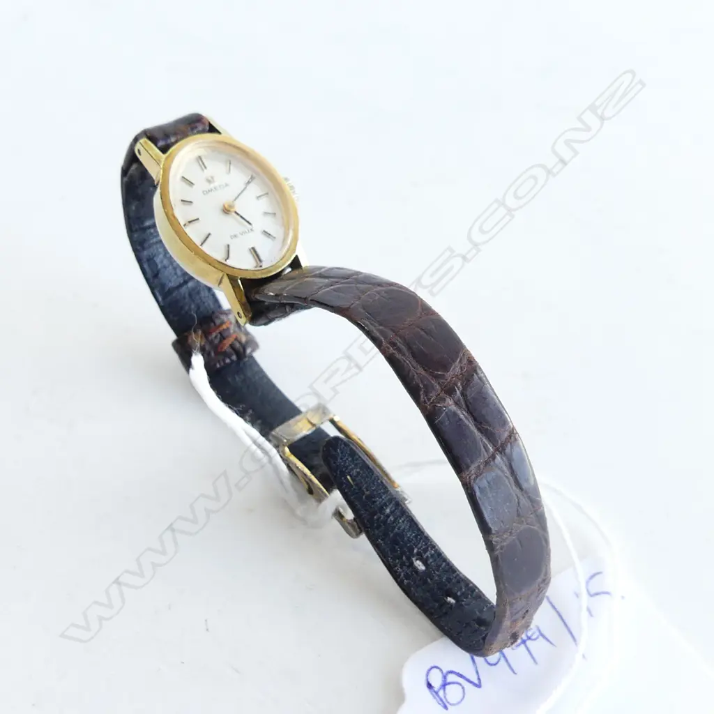 LADIES OMEGA DEVILLE WRISTWATCH OVAL FACE Image 1++