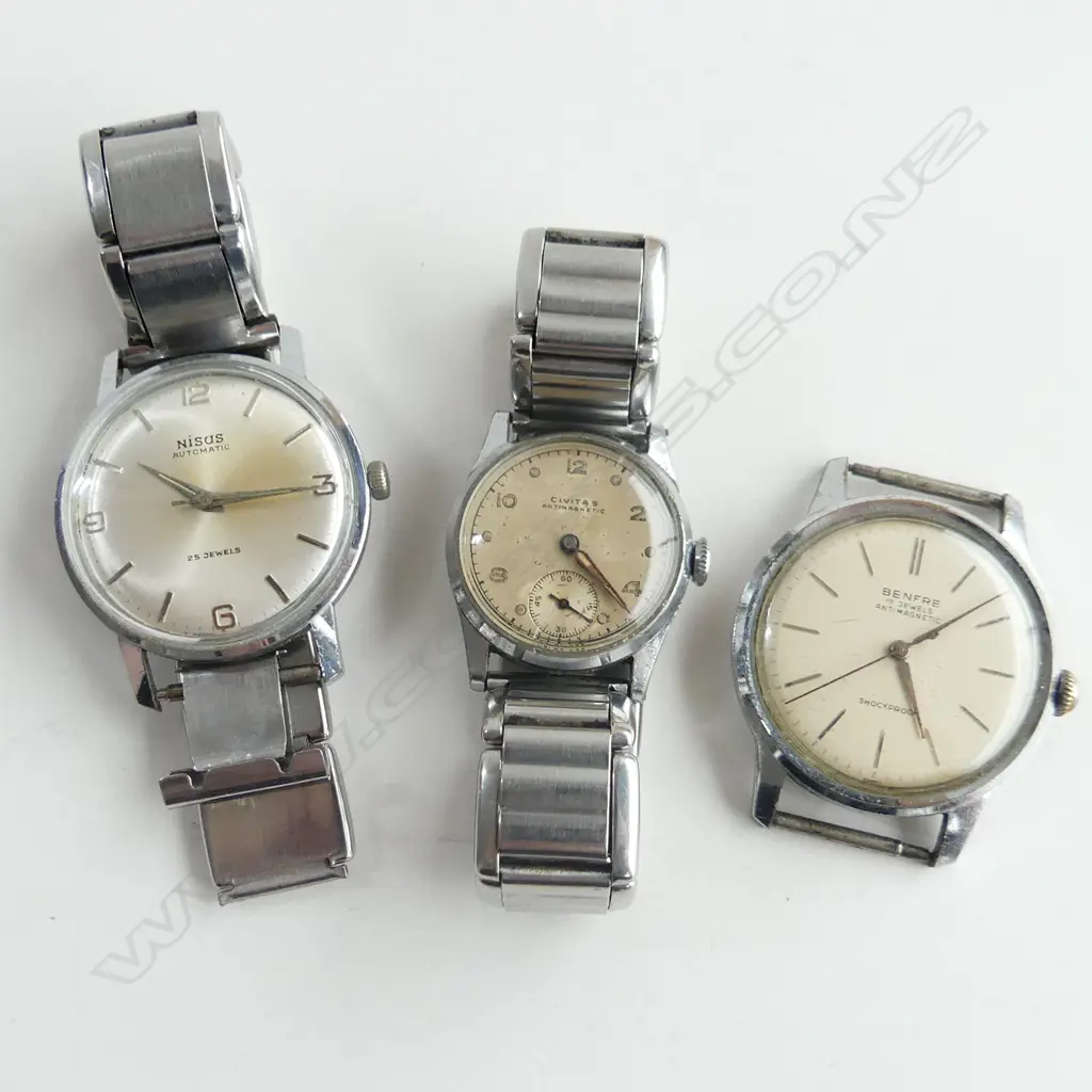 3 VINTAGE WRIST WATCHES  Image 1++