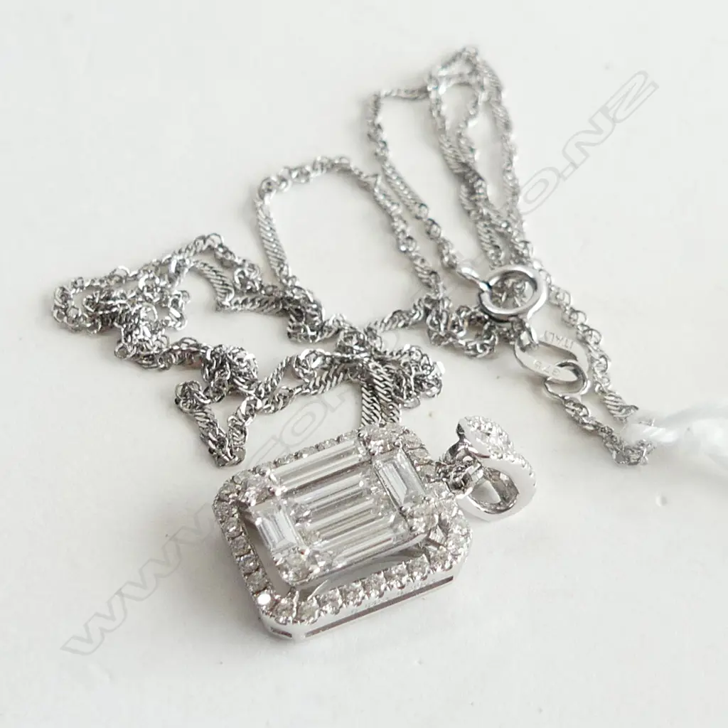 18CT WHITE GOLD & DIAMOND PENDANT ON 9CT CHAIN 3gms Image 1++