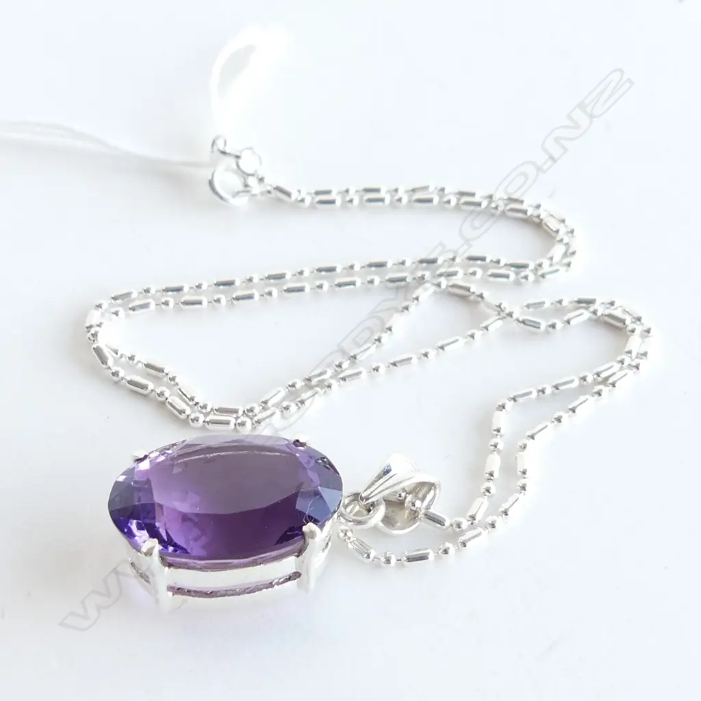 LG OVAL AMETHYST & 925 SILVER PENDANT & CHAIN Image 1++