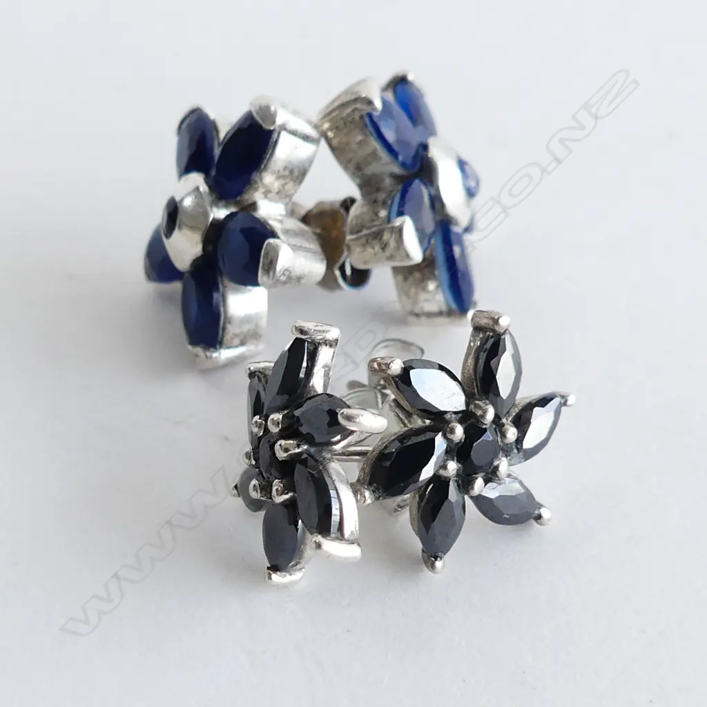 2 PR STUD EARRINGS; CRYSTAL & 925 SILVER & LOLITE & 925 SILVER Image 1++