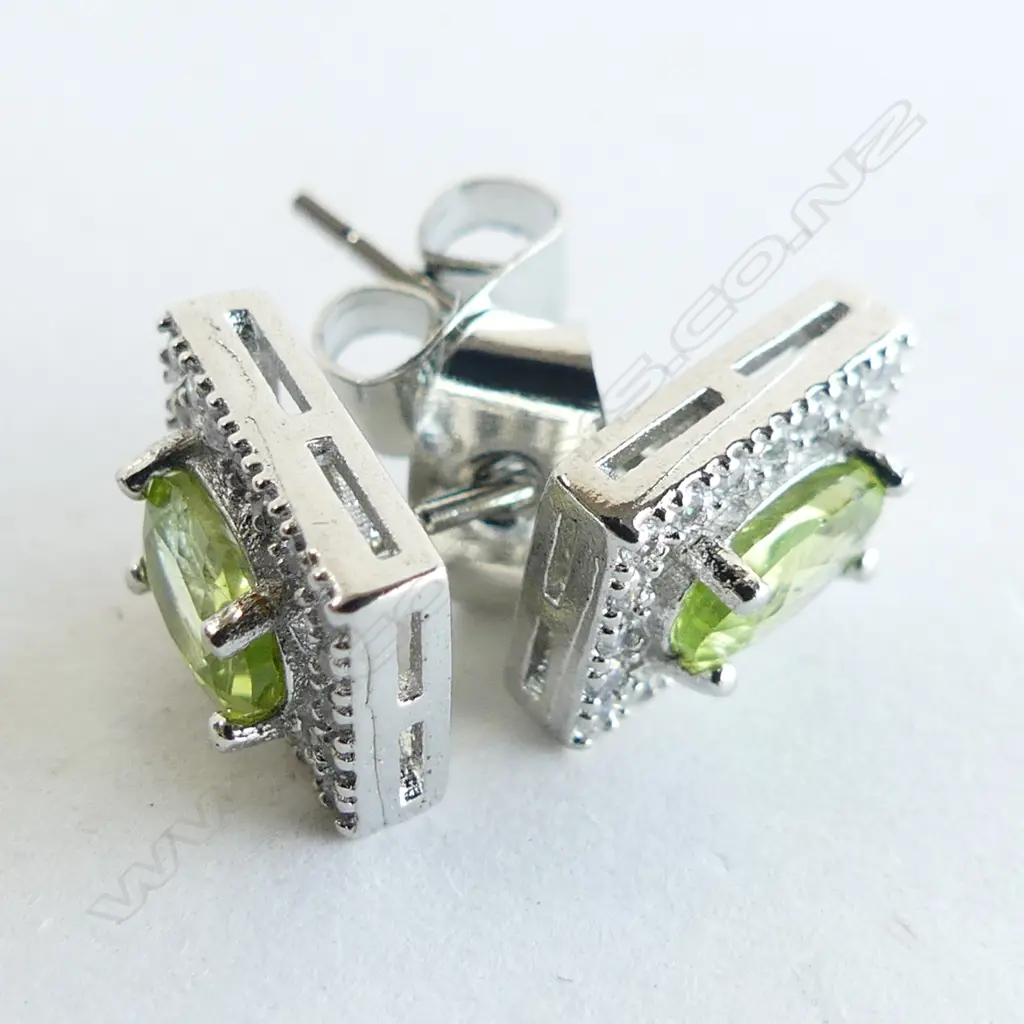 PERIDOT, CRYSTAL & 925 SILVER STUD EARRINGS Image 1++