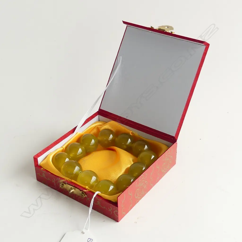 ORIENTAL JADE BEAD BRACELET Image 1++