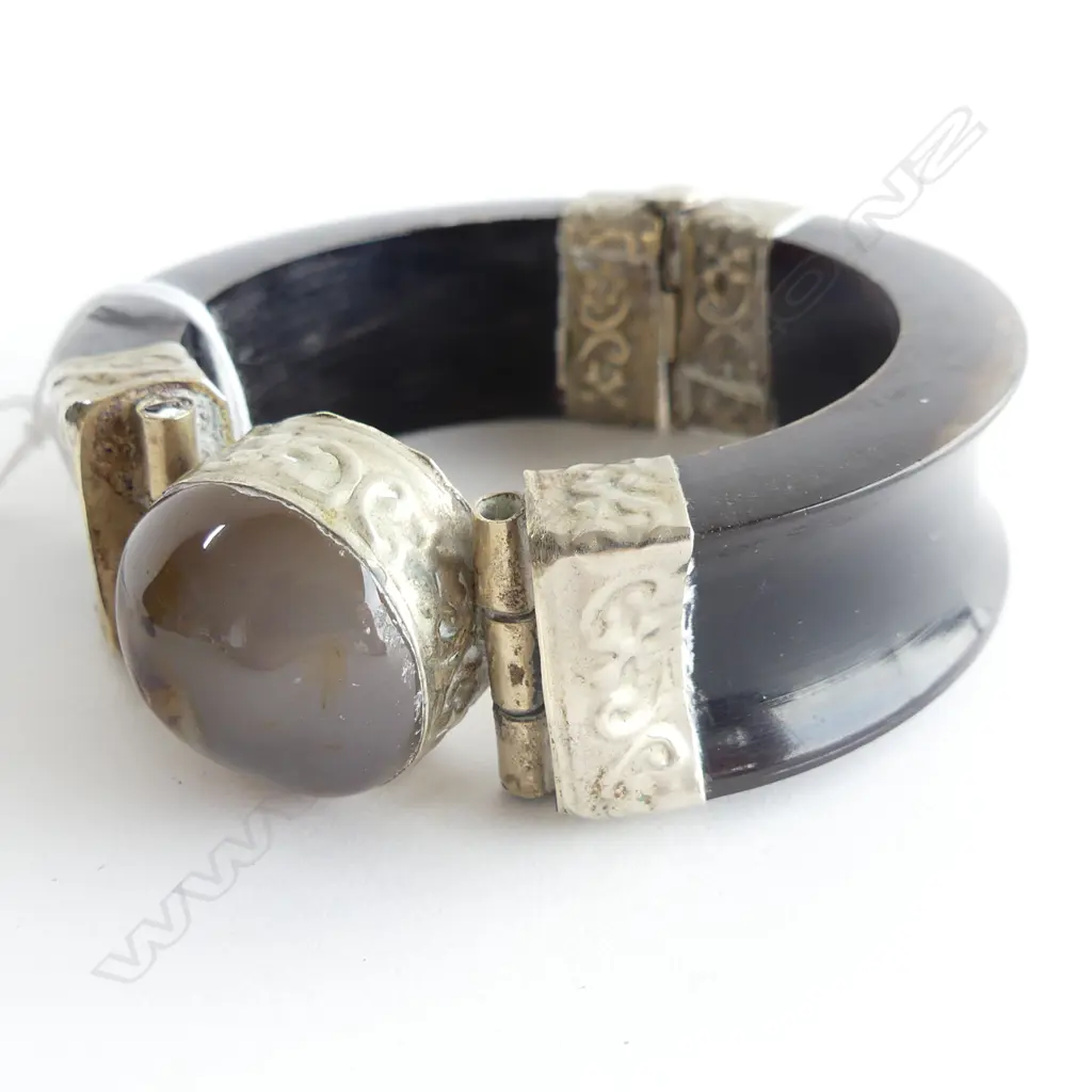 ETHNIC BANGLE 55mm int. dia. Image 1++