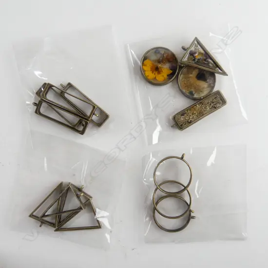 Pendent frames