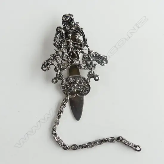 19THC CAST SILVER FANCY CHATELAINE CLIP W CHERUBS London 1890 46gm.
