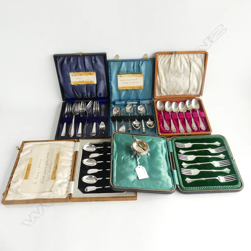 5 SETS OF BOXED EP CUTLERY + STG SILVER SALT 28 GRAMS Image 1++