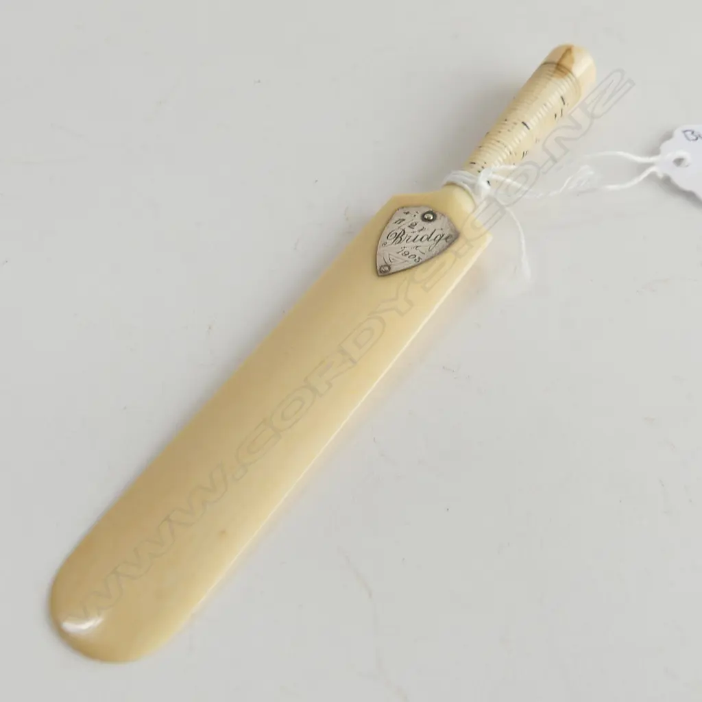 IVORY CRICKETBAT L145MM Image 1++
