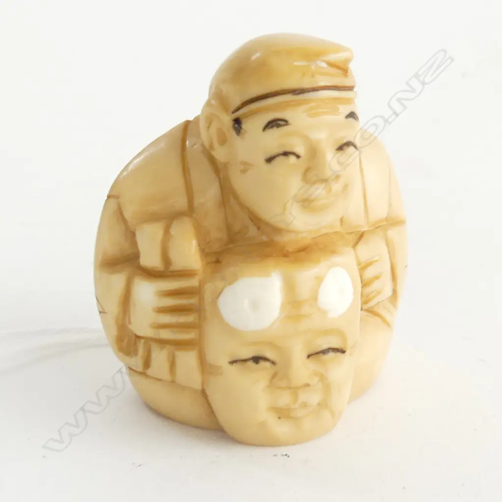 IVORY NETSUKE MAN WITH MASK H30MM Image 1++