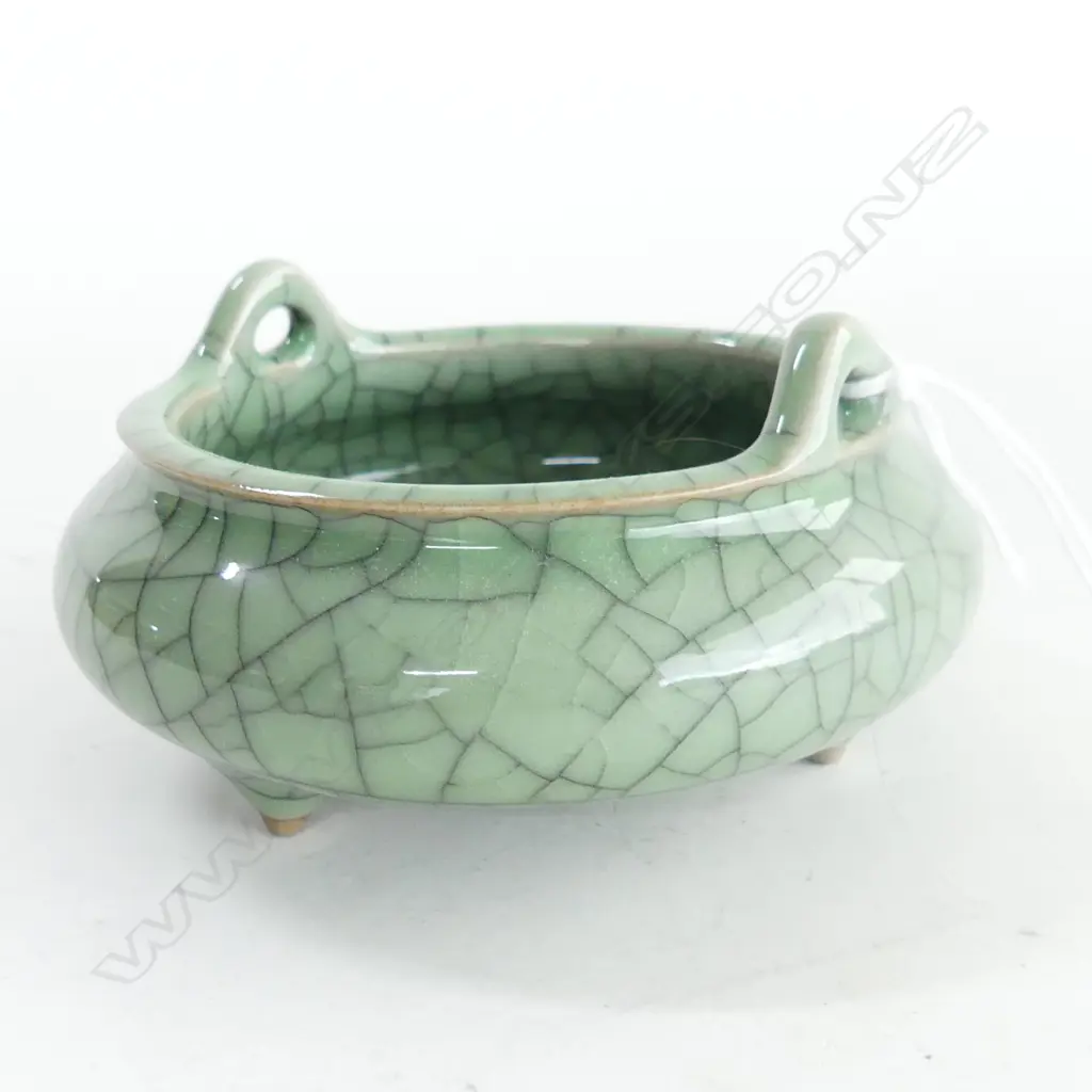 CELADON CRACKLE GLAZE INCENSE BURNER  Image 1++