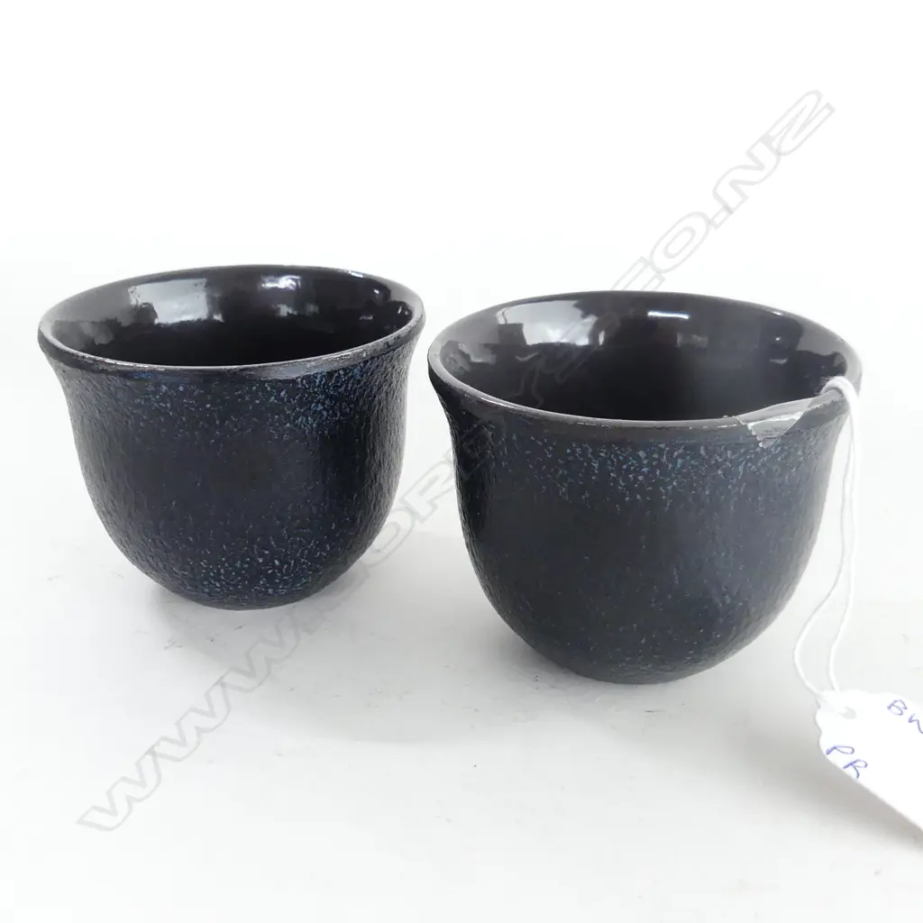 TWO JAPANESE IRON TEA CUPS Image 1++