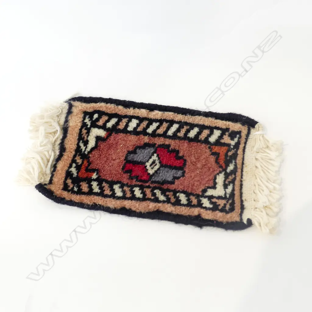 MINIATURE HAND KNOTTED RUG 220 X 100MM Image 1++