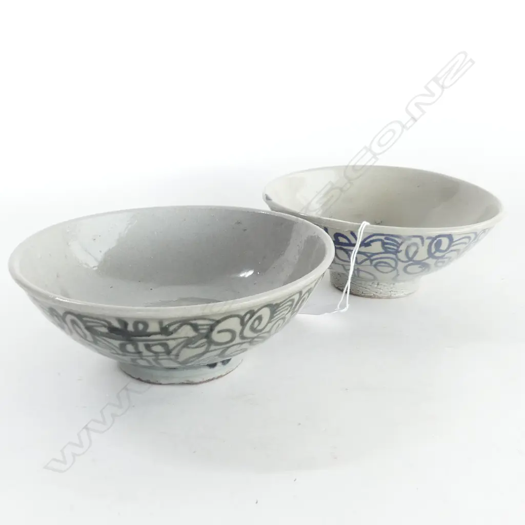 TWO CHINESE BLUE & WHITE BOWLS (DIA 155, 160MM) Image 1++