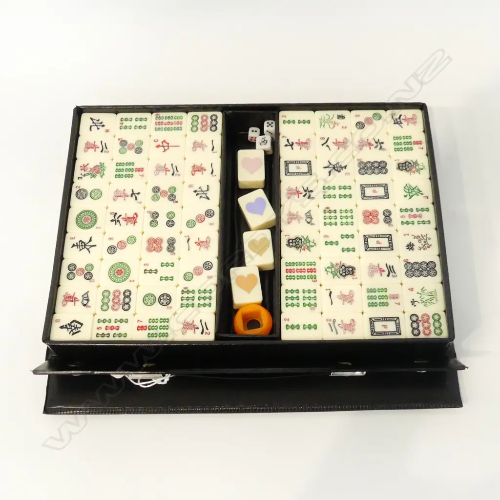 CASED MAH JONG SET Image 1++