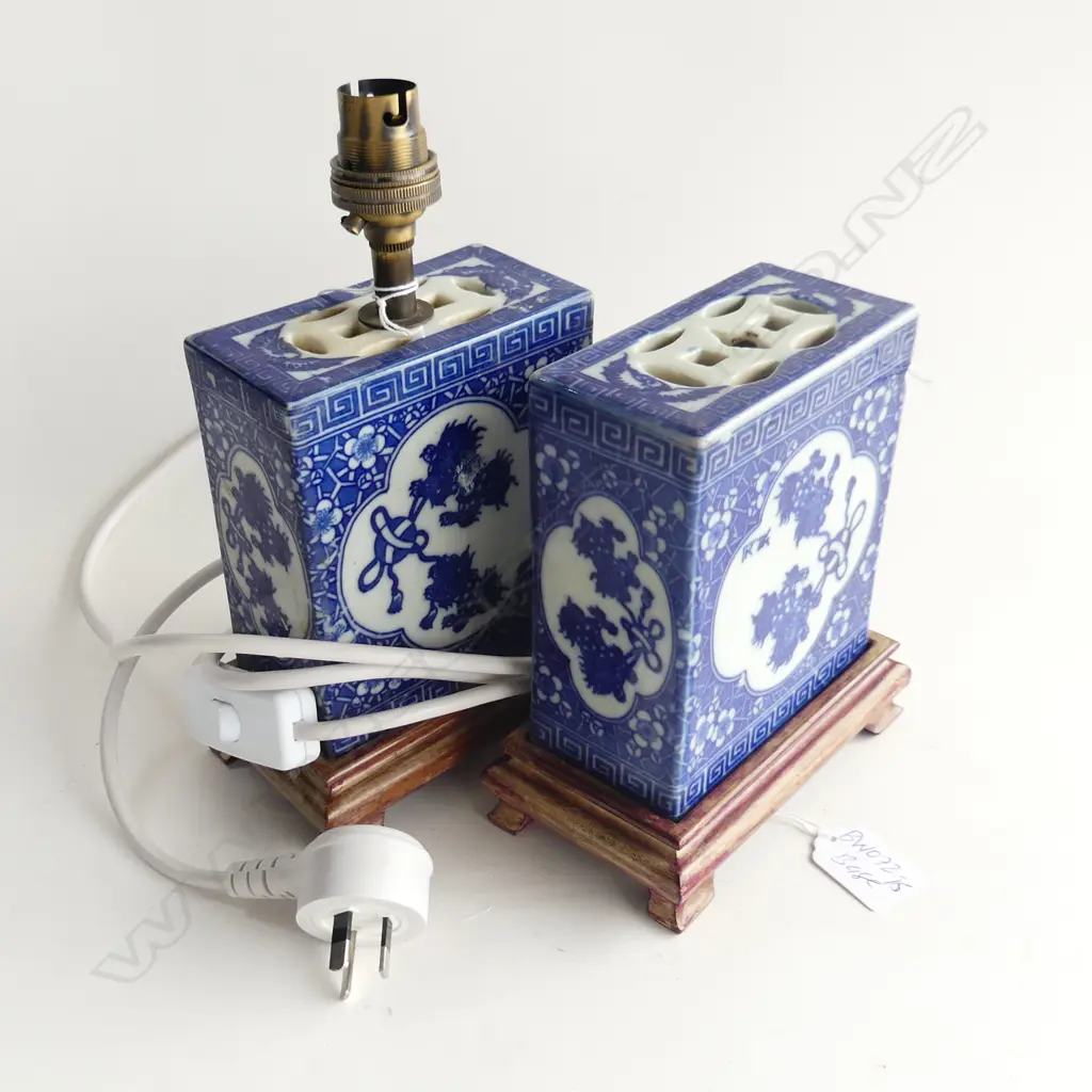 PR B&W  RECTANGULAR CHINESE LAMP BASES. ONE ELECTRIFIED, ON WOODEN BASES (ONE FOOT MISSING) . H. 137mm Image 1++