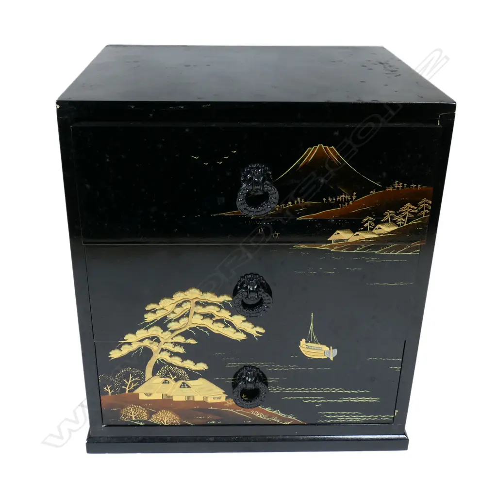 JAPANESE BLACK LACQUERED WOODEN JEWELLERY BOX, 220 x 180 x 240mm Image 1++