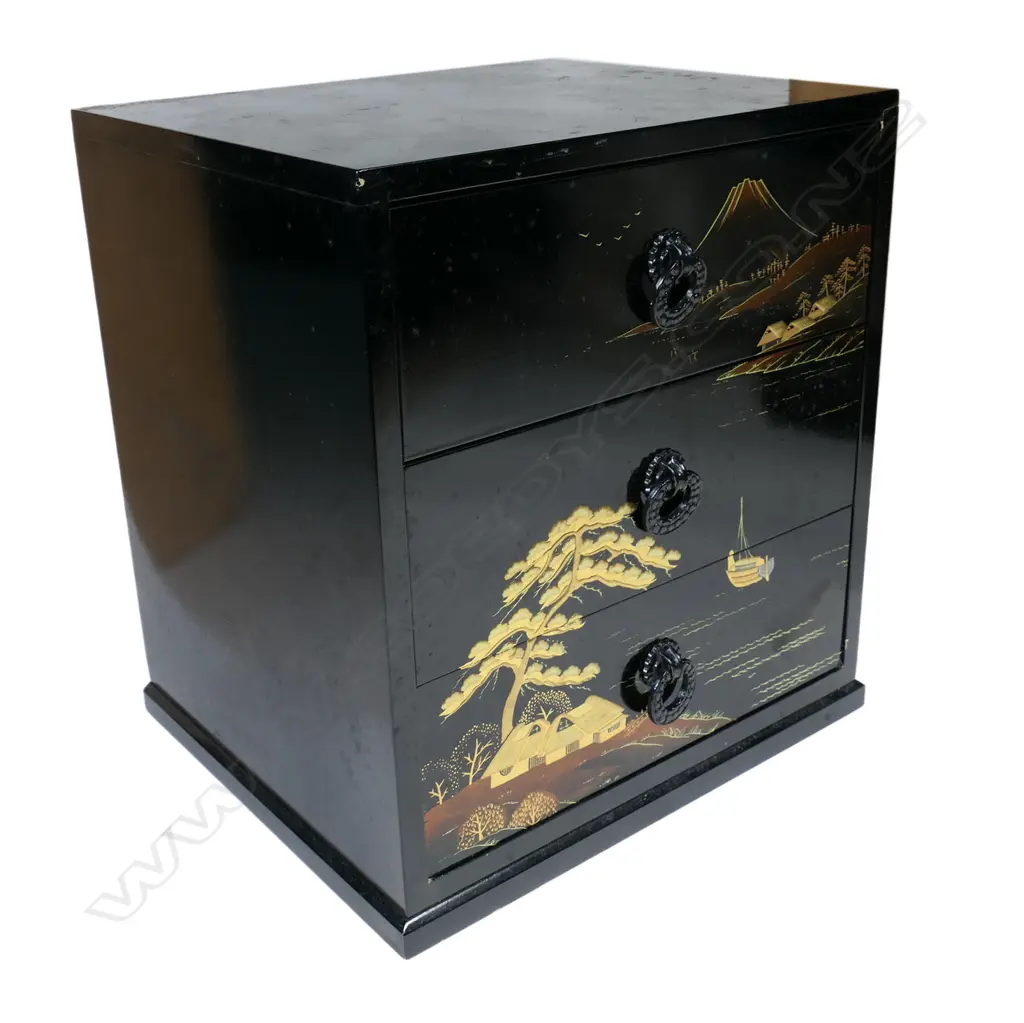 JAPANESE BLACK LACQUERED WOODEN JEWELLERY BOX, 220 x 180 x 240mm Image 1++