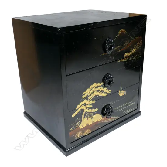 JAPANESE BLACK LACQUERED WOODEN JEWELLERY BOX, 220 x 180 x 240mm