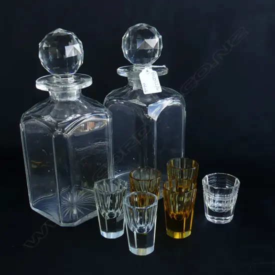 PR CRYSTAL DECANTERS H.240mm + 6 SHOT GLASSES 
