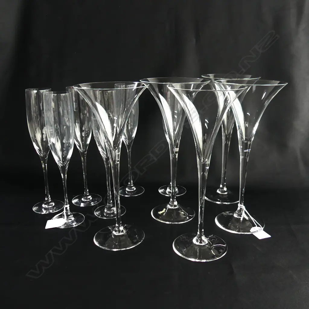 11 CHAMPAGNE FLUTES; 6 ORREFORS H.240mm, 5 HUTSCHENREUTHER H.260mm Image 1++