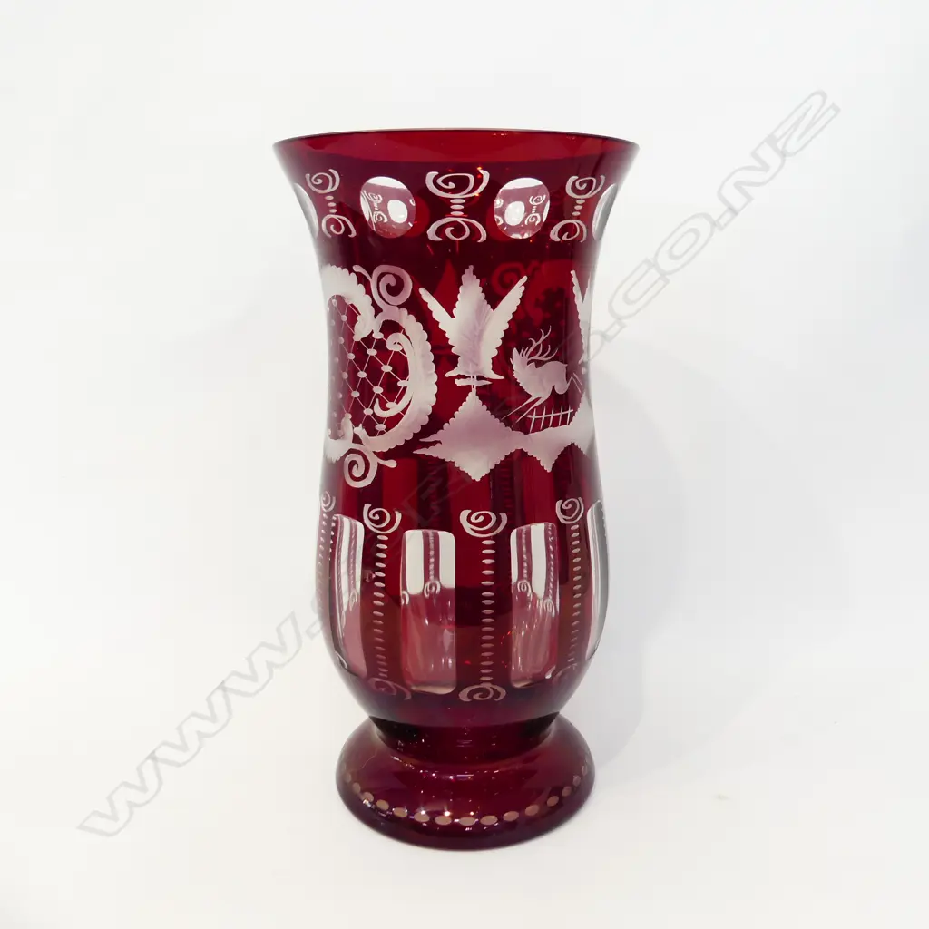 ETCHED RED CRYSTAL VASE H.305mm Image 1++