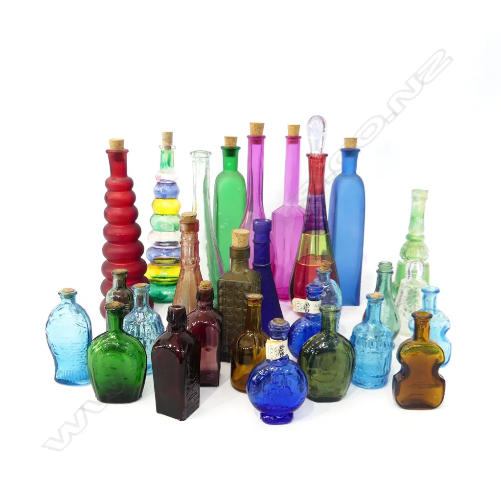 RETRO COLOURED BOTTLE COLLECTION Image 1++