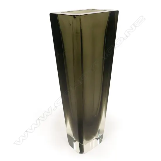 A vintage sommerso Murano glass vase,