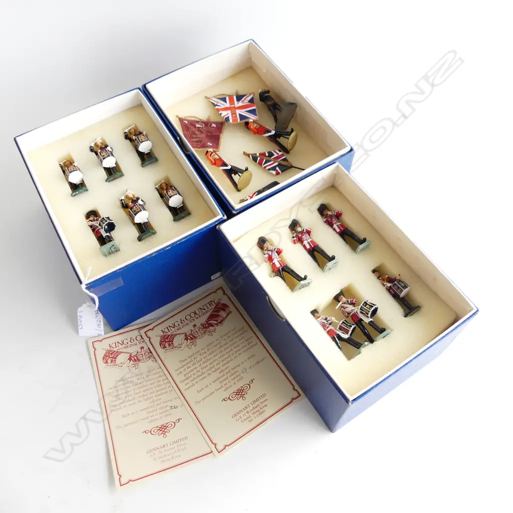 3 BOXES OF KING & COUNTRY PAINTED METAL TOY SOLDIER MARCHING BAND FIGURES H.55mm Image 1++