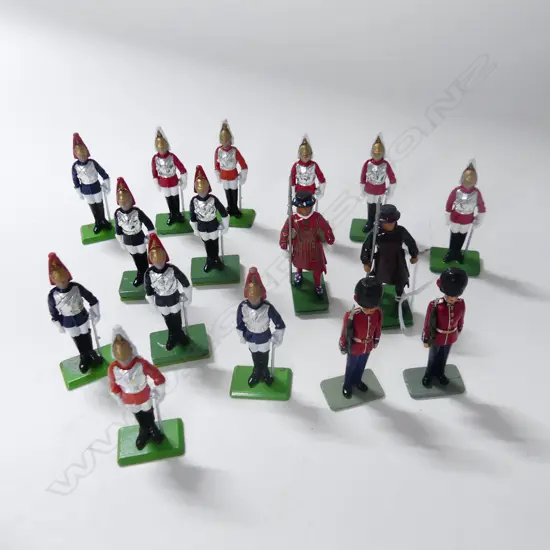 16 MINIATURE PAINTED METAL BRITISH MILITARY FIGURES BY IMPERIAL PRODUCTIONS GREYTOWN H.70mm
