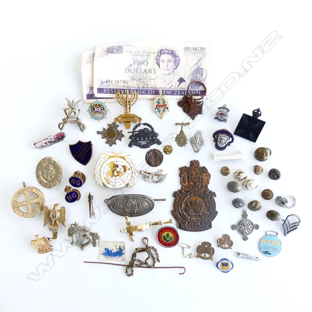 BAG ASST. BADGES; MILITARY ETC, BUTTONS, 2 NZ $2 NOTES ETC Image 1++