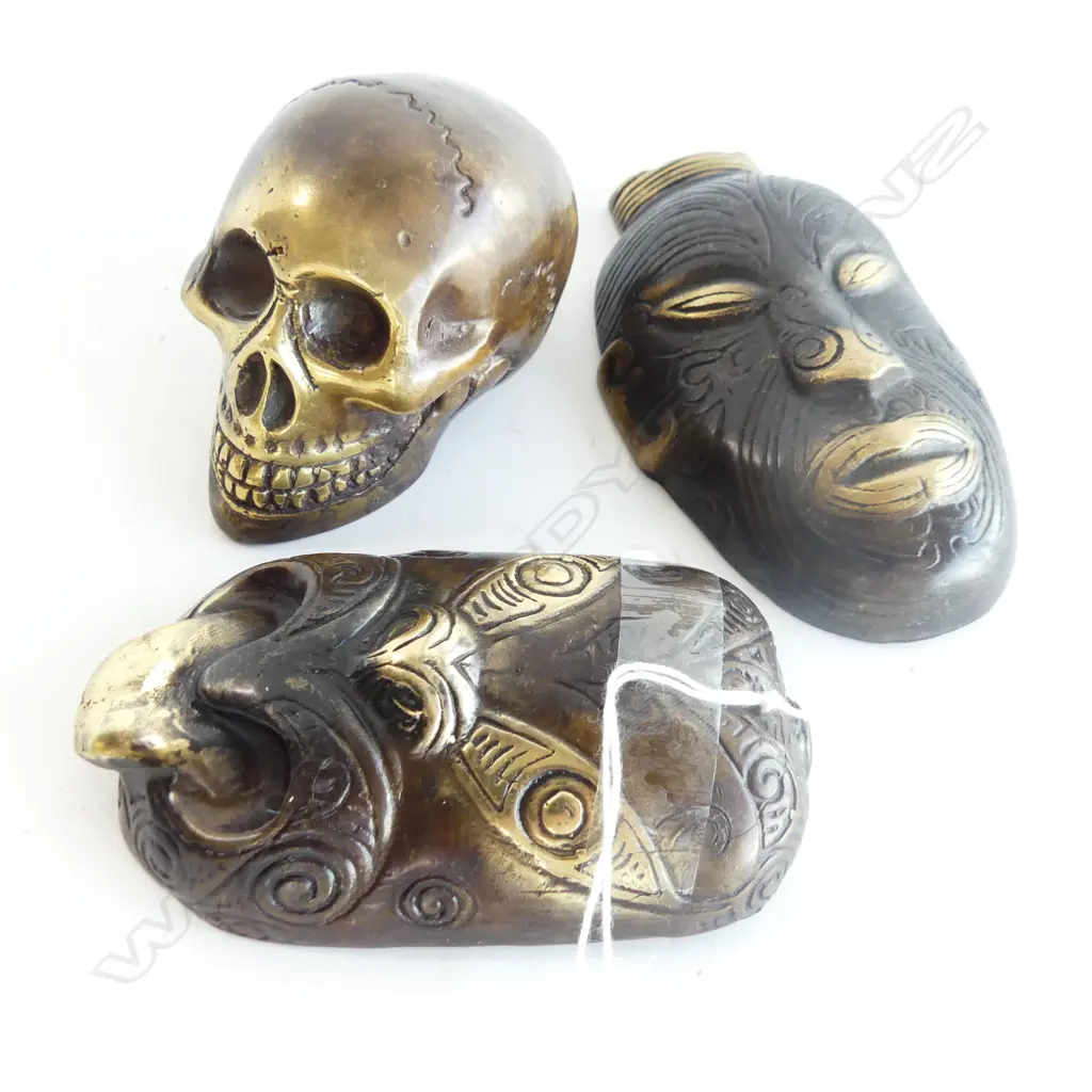 2 BRONZE MAORI WALL MASKS H.115mm + SKULL Image 1++