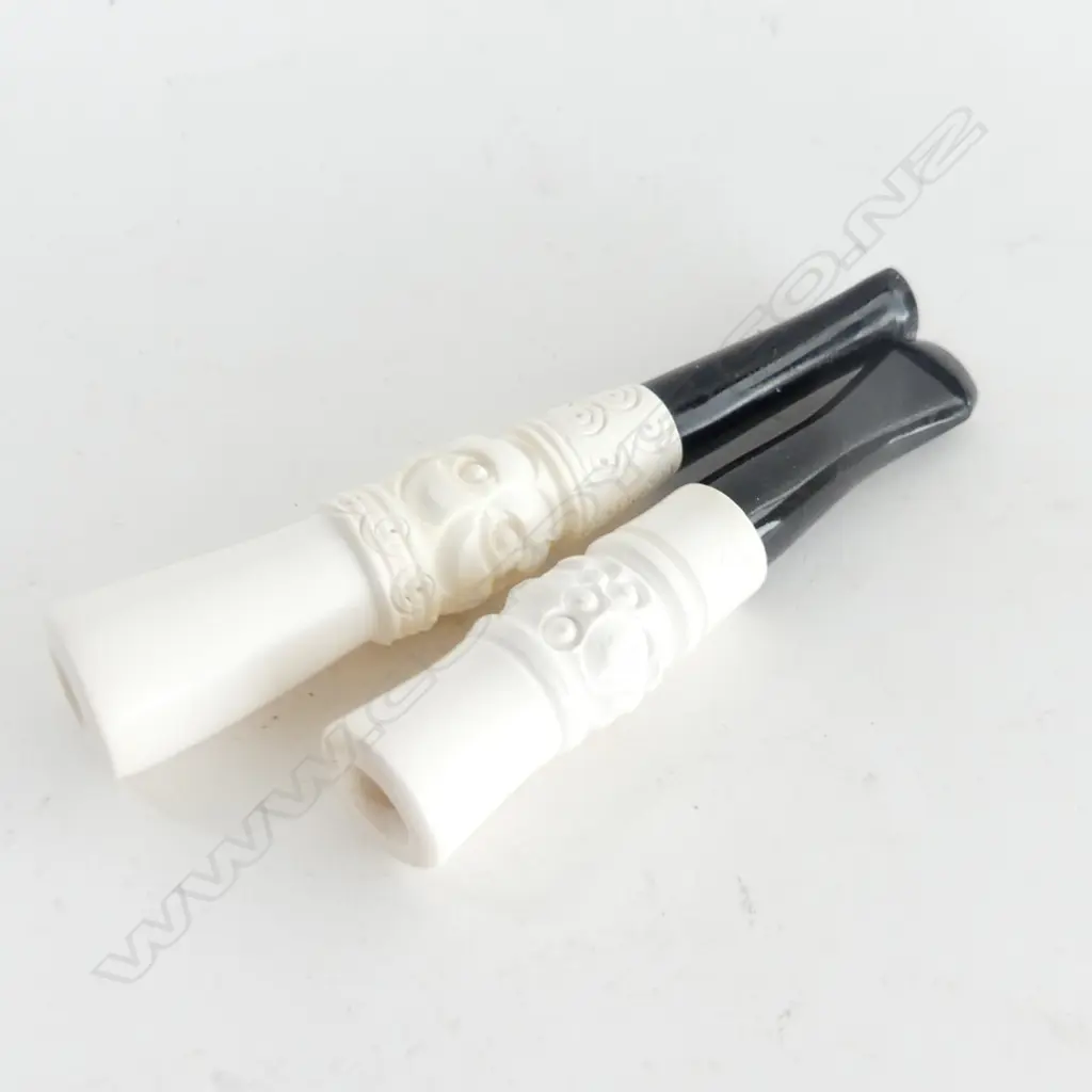 2 MEERSCHAUM CIGARETTE HOLDERS  Image 1++