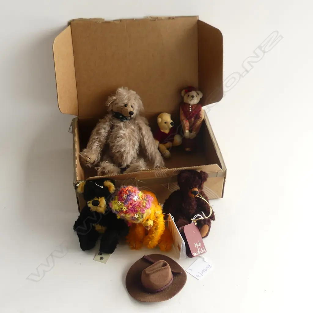 6 SMALL HAND MADE BEARS H.200mm... Image 1++