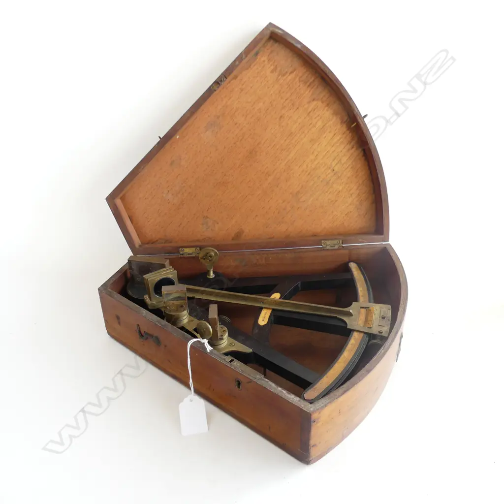 ANTIQUE BRONZE & EBONISED TIMBER SEXTANT BY WALKER, LIVERPOOL IN WOODEN CASE W.320mm Image 1++