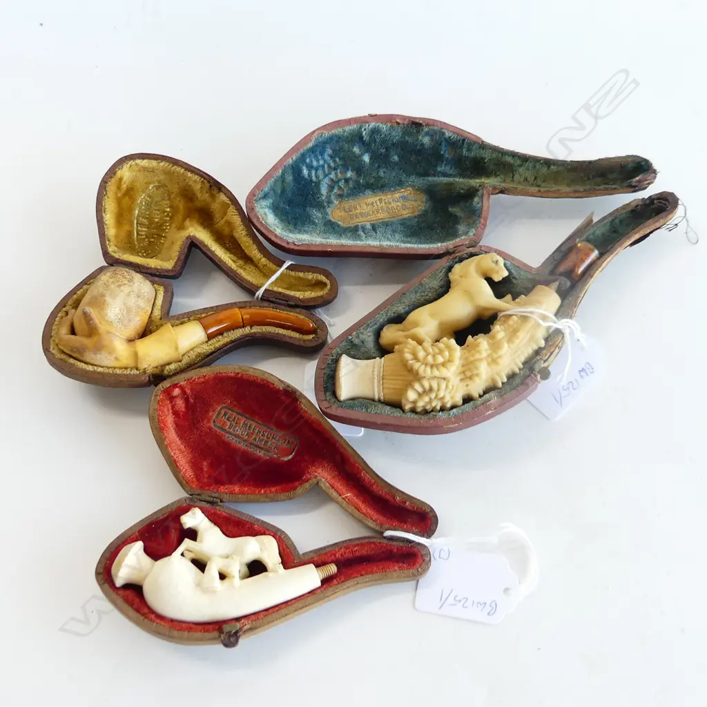 3 CASED MEERSCHAUM PIPES ALL WITH FAULTS L 170 MM Image 1++