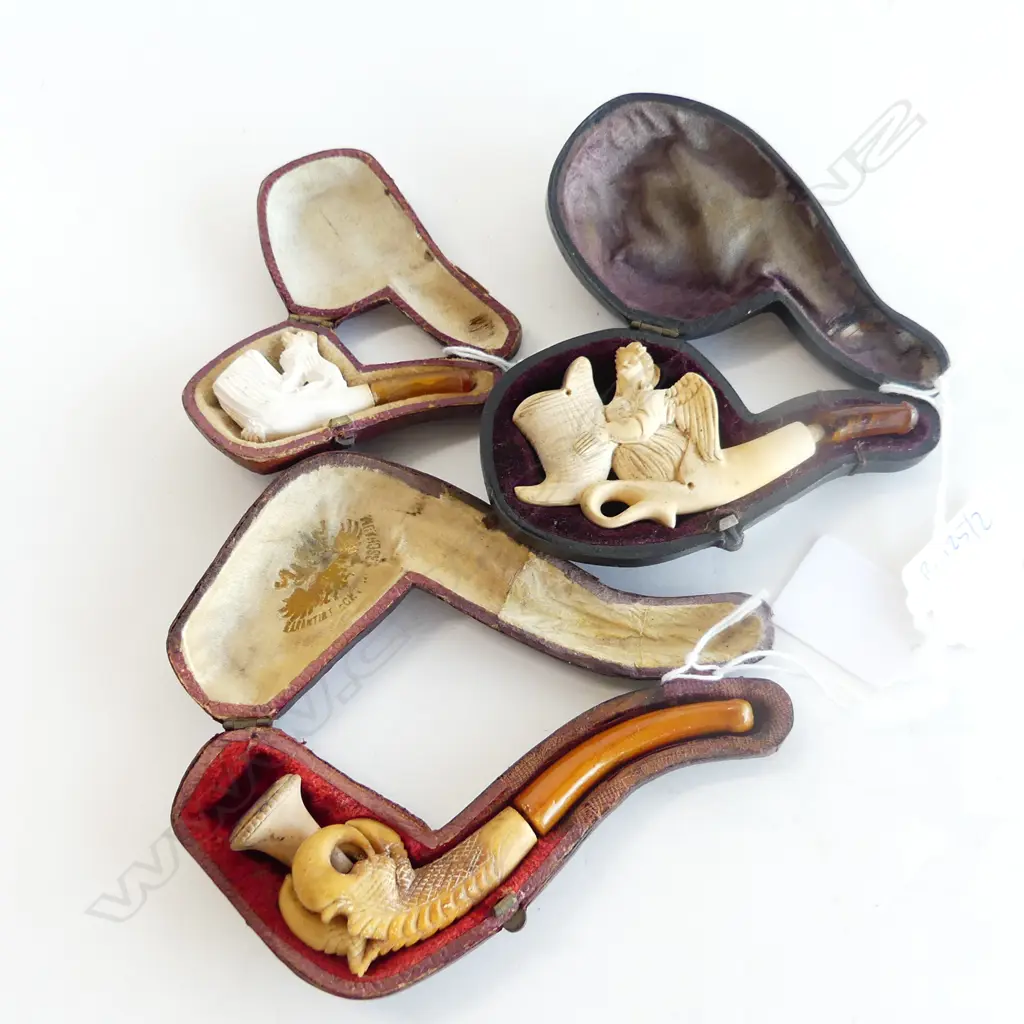 3 CASED MEERSCHAUM PIPES WITH FAULTS L 130 MM Image 1++