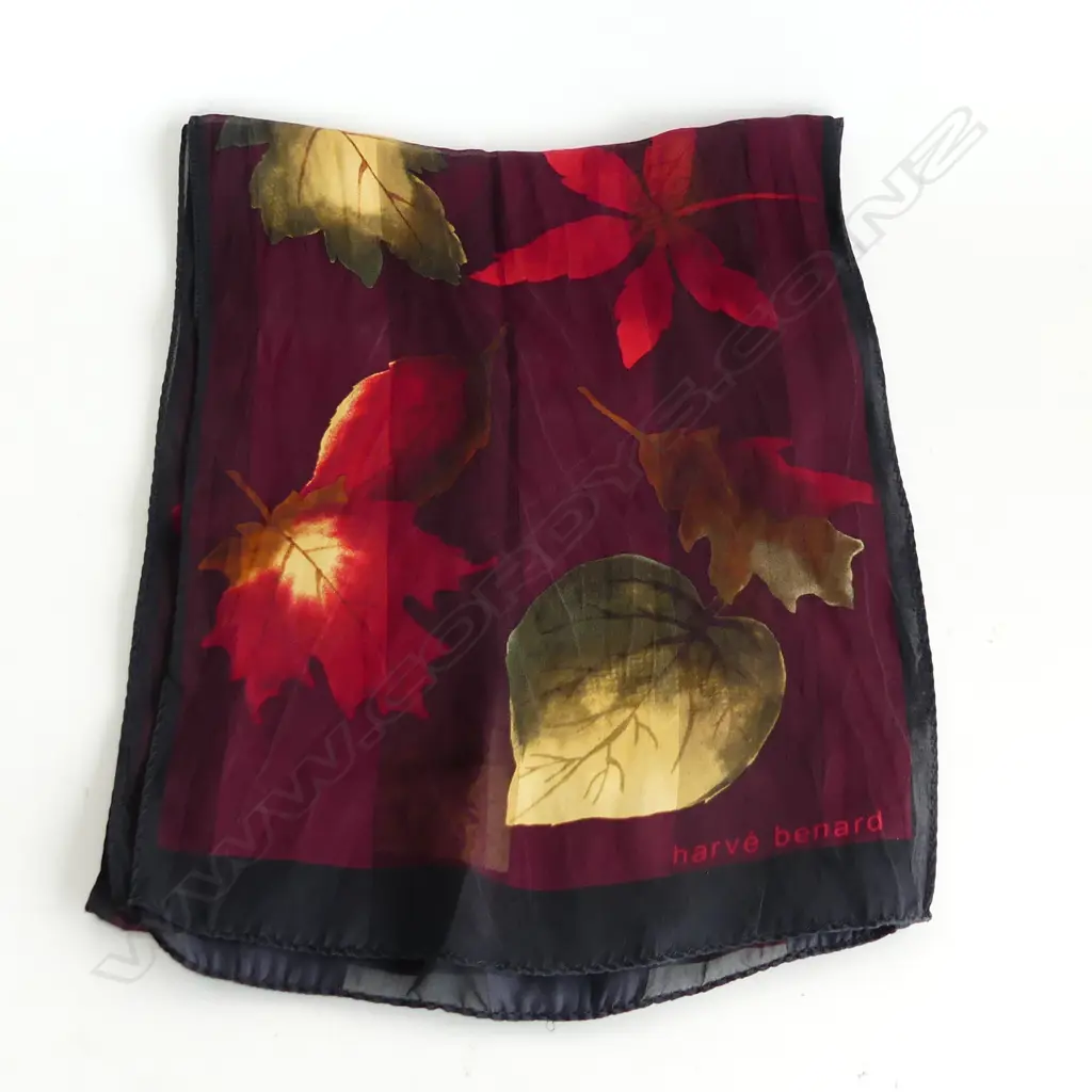 GENUINE HARVÉ BENARD SILK SCARF Image 1++