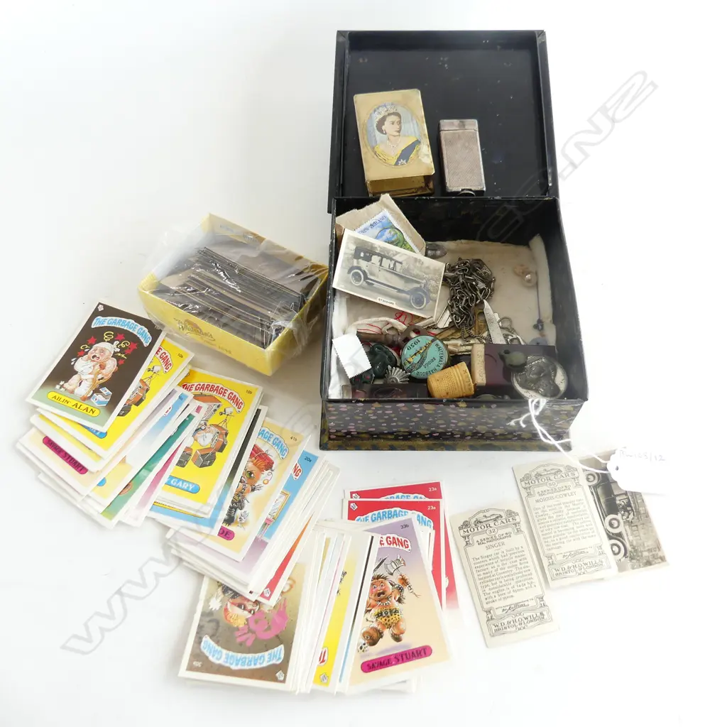 VINTAGE TIN OF COLLECTABLES LIGHTERS CARDS  KEYS ETC Image 1++