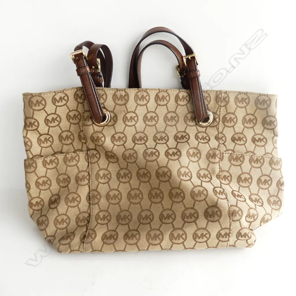 MICHAEL KORS HANDBAG W.430mm some light soiling to lining Image 1++